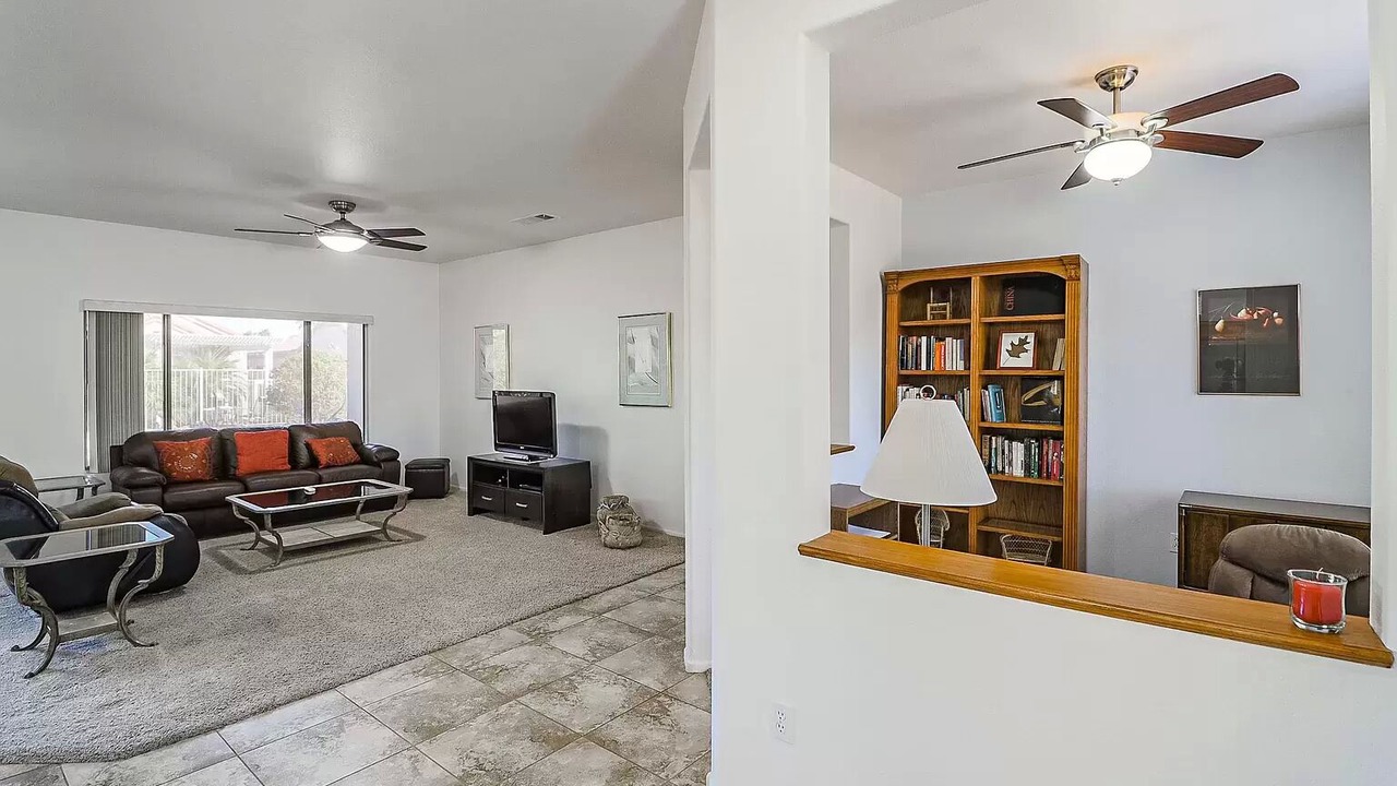 Photo of Livingroom in Desert Breeze