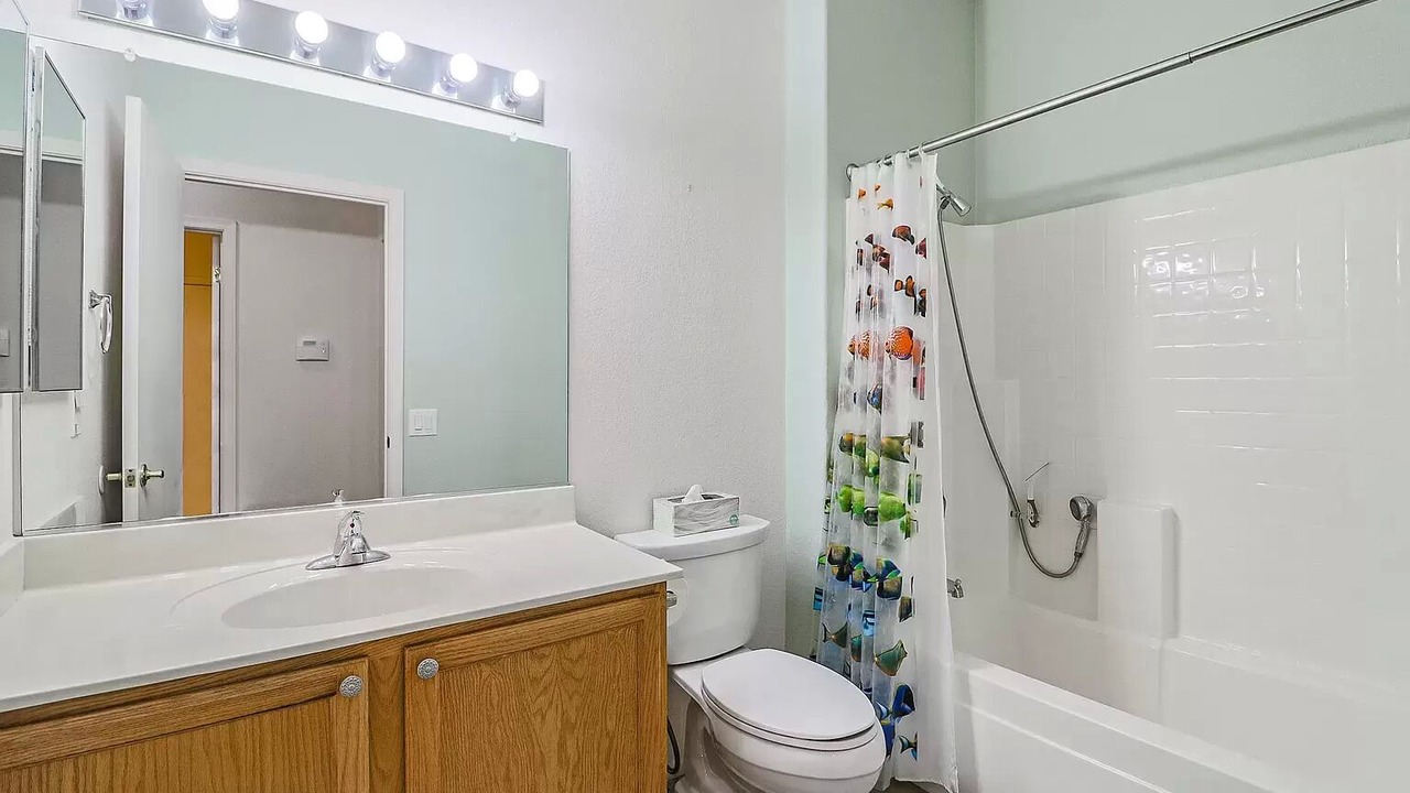 Photo of Bathroom in Desert Breeze