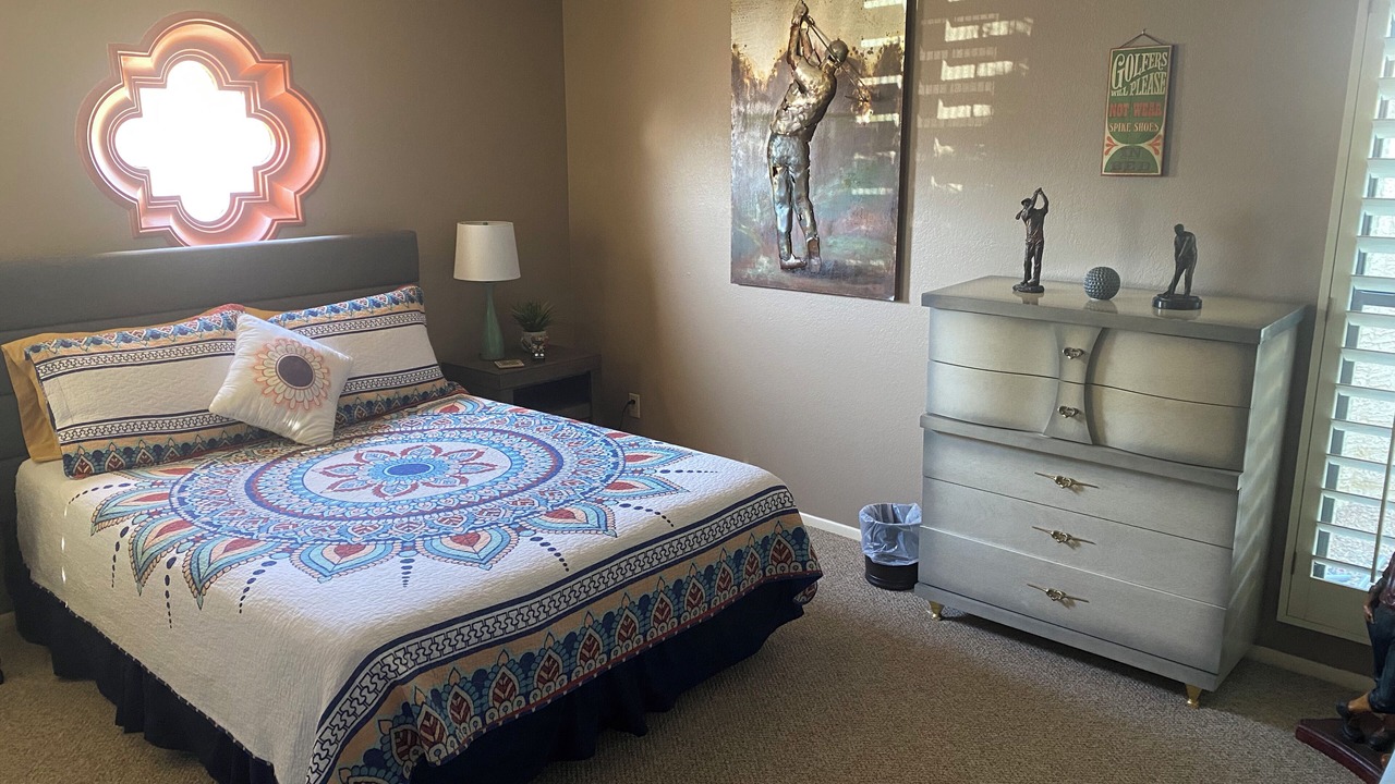 Photo of Bedroom in Paradise Valley Village