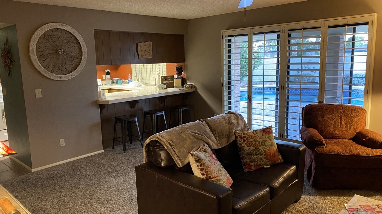 Photo of Livingroom in Paradise Valley Village
