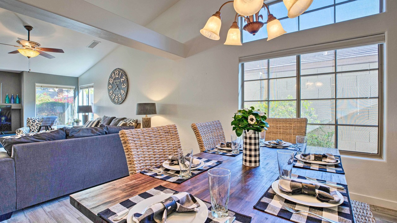 Photo of Livingroom in Estrella Mountain Ranch