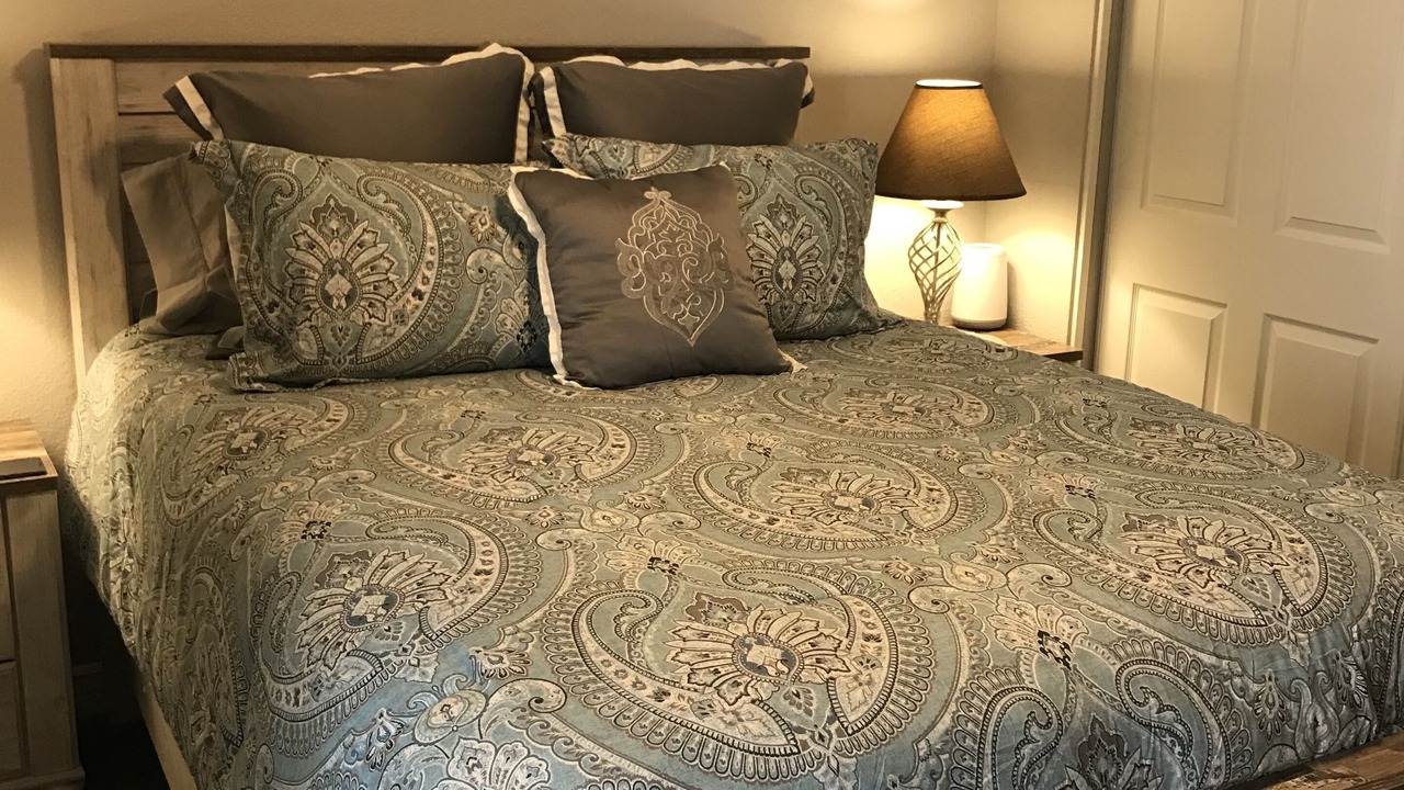 Photo of Bedroom in Desert Shores