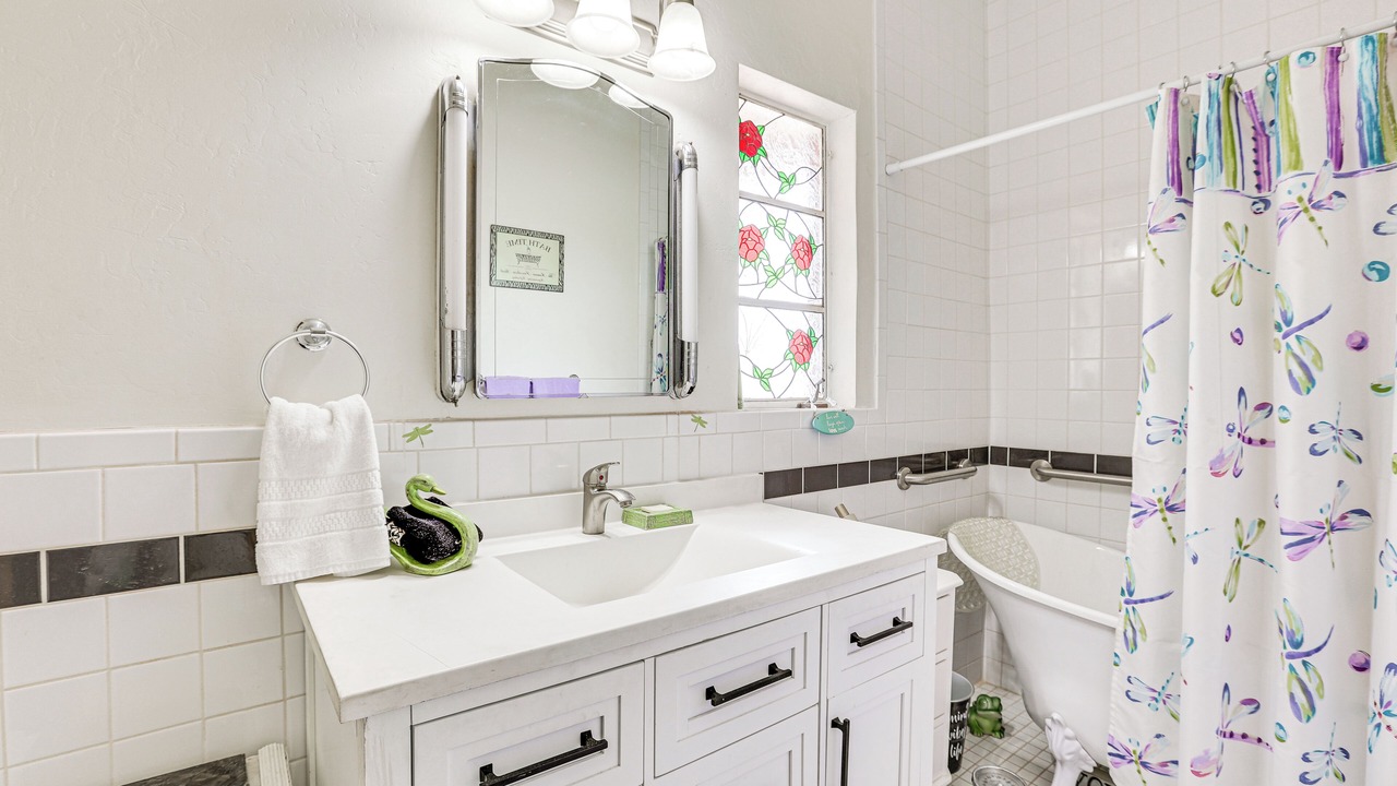 Photo of Bathroom in Encanto