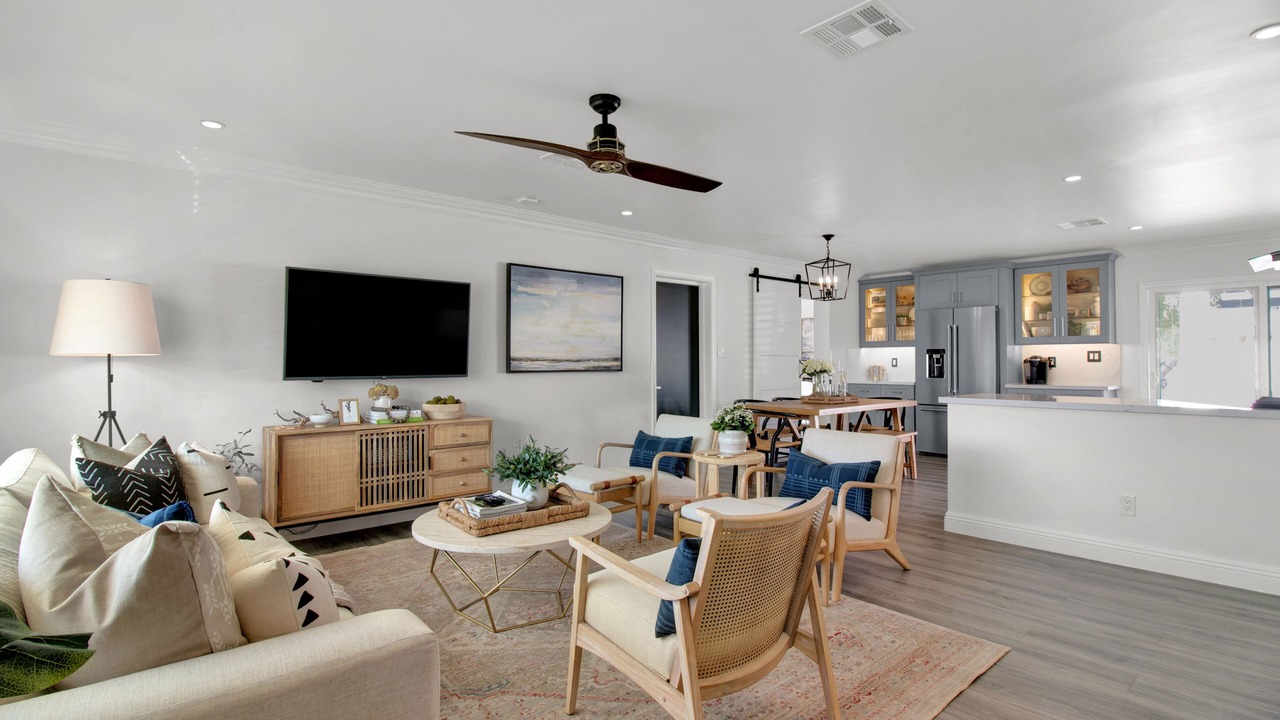 Photo of Livingroom in Scottsdale Estates Five