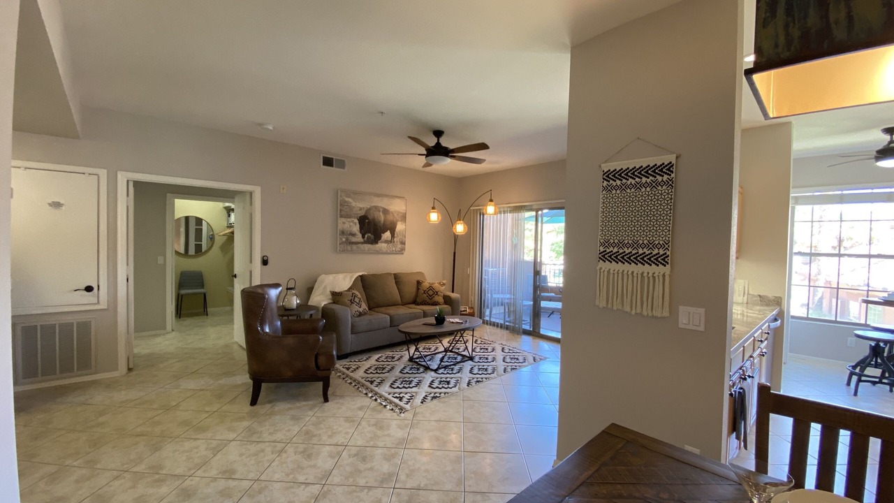 Photo of Livingroom in Surprise