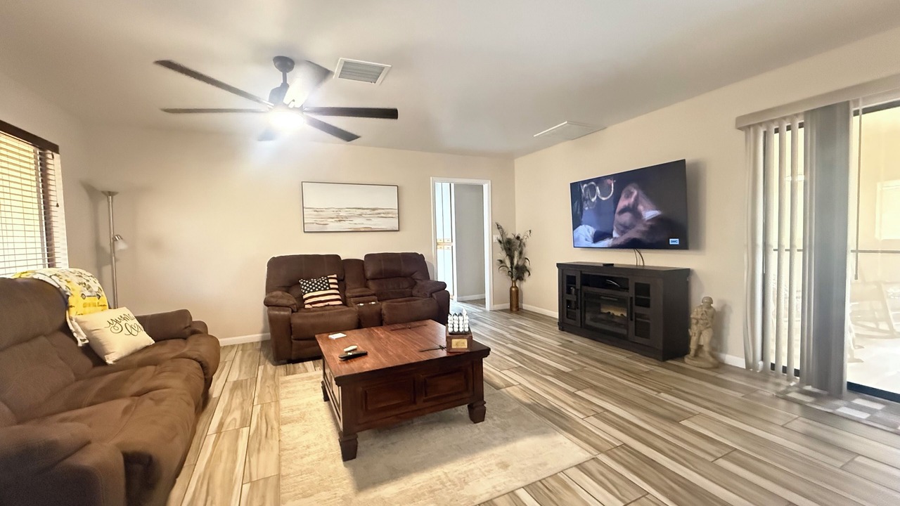 Photo of Livingroom in Fortuna Foothills