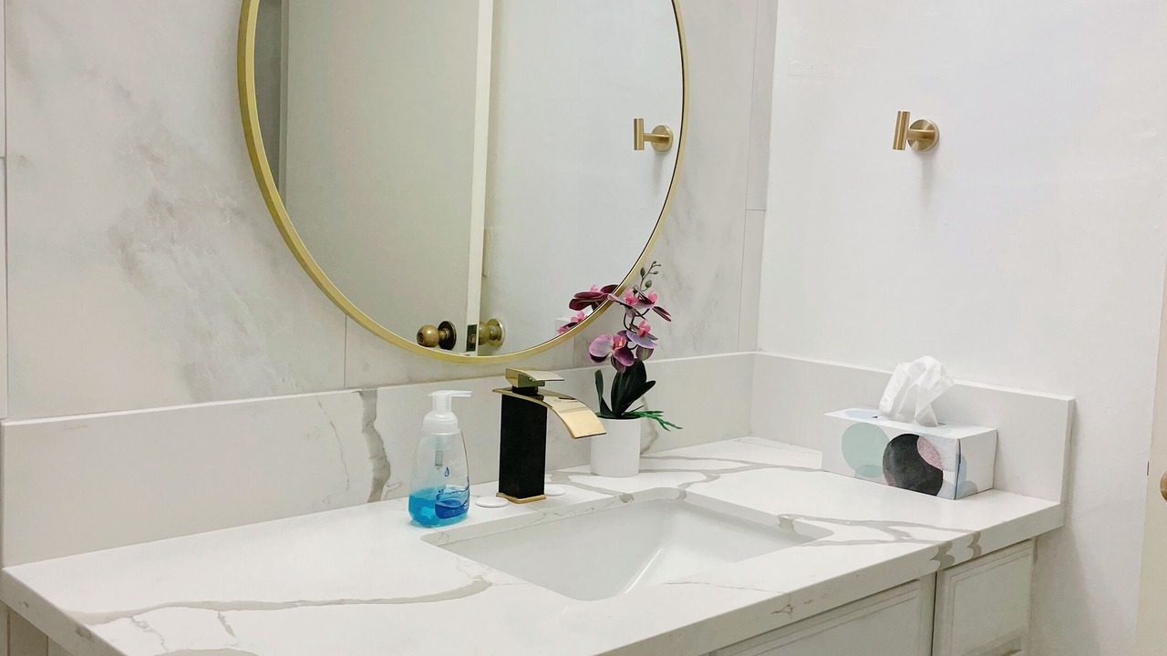 Photo of Bathroom in Inner Circle