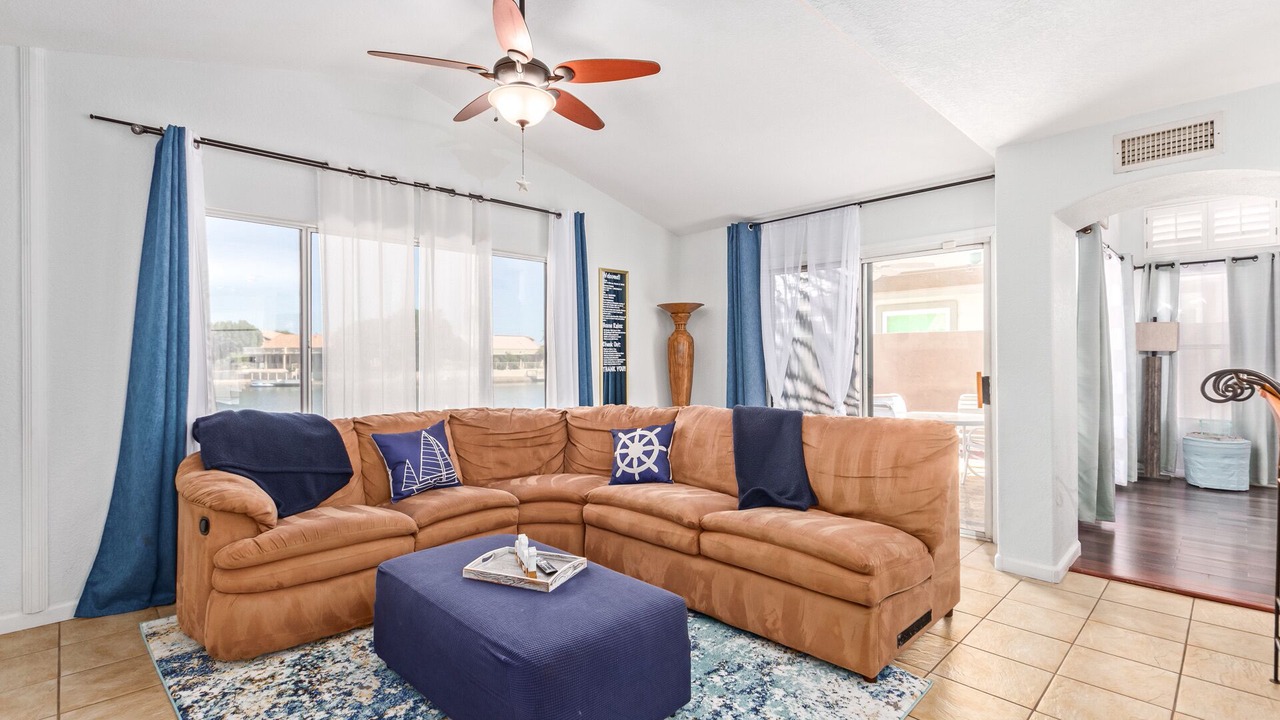 Photo of Livingroom in Arrowhead Lakes