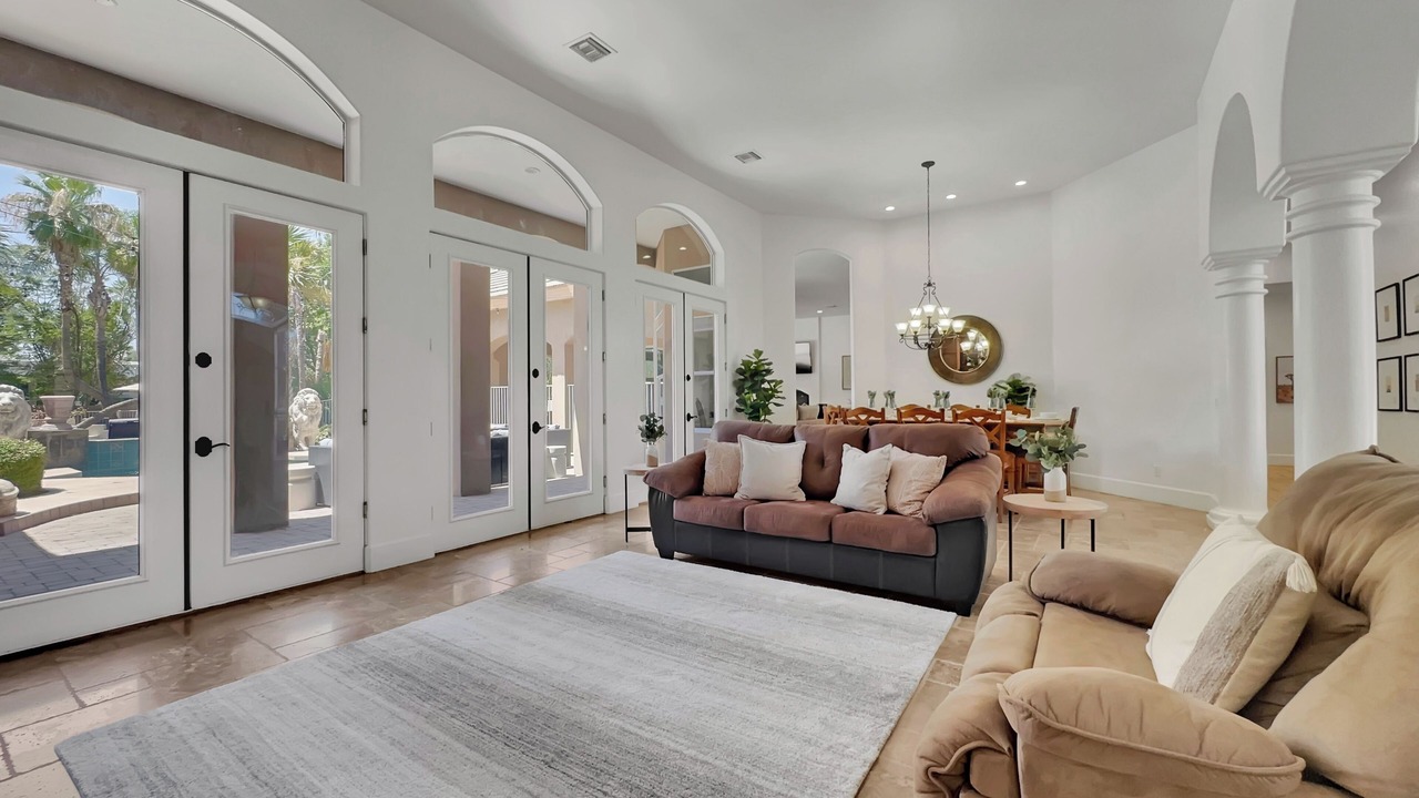 Photo of Livingroom in Circle G at Riggs Ranch