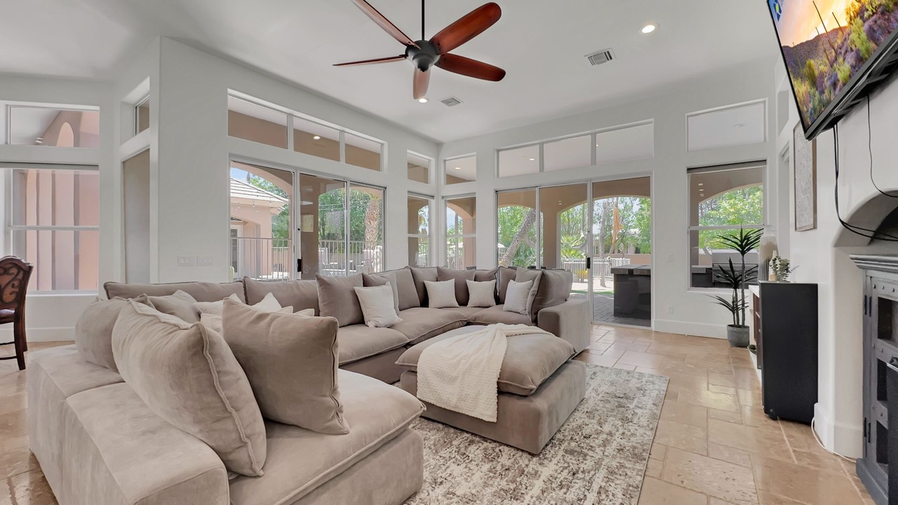 Photo of Livingroom in Circle G at Riggs Ranch