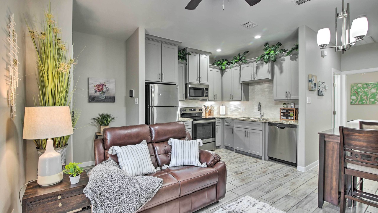 Photo of Livingroom in Edinburg