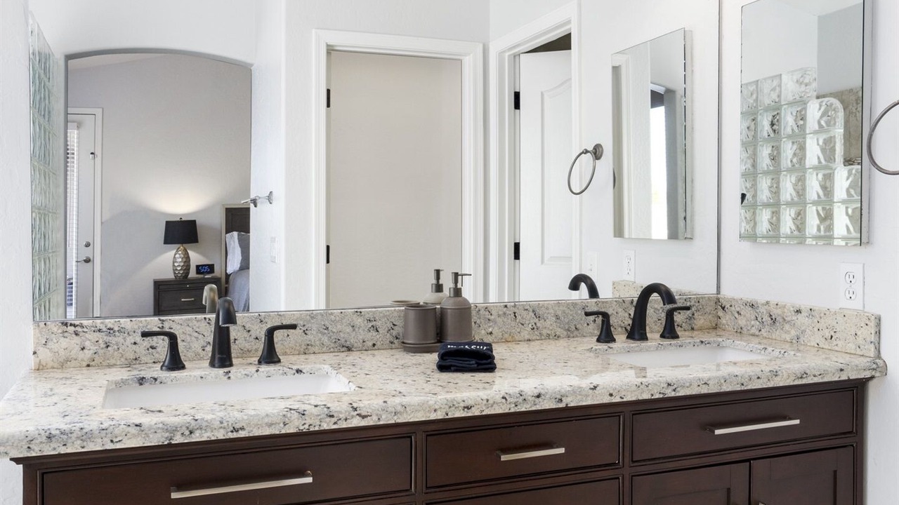 Photo of Bathroom in Greenfield Lakes