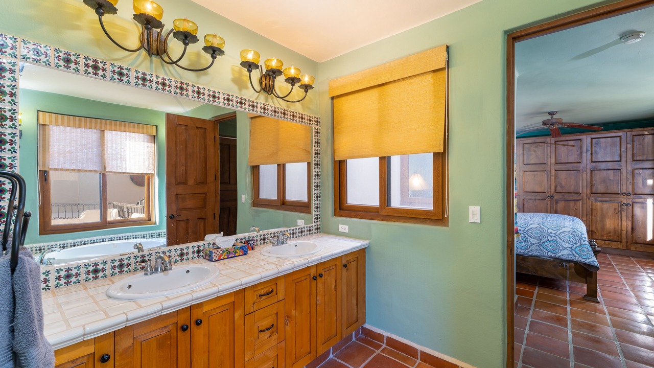Photo of Bathroom in Nopolo