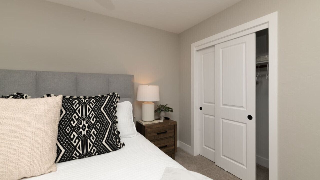 Photo of Bedroom in Raskin Estates