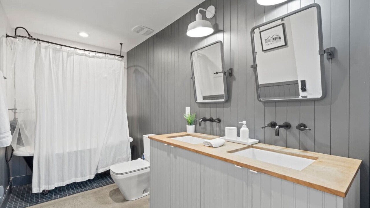 Photo of Bathroom in Coronado