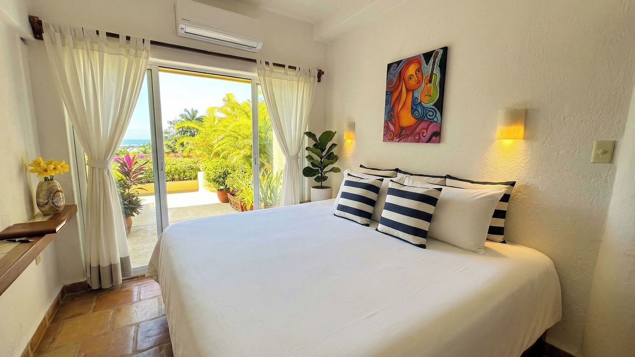 Photo of Bedroom in Zihuatanejo