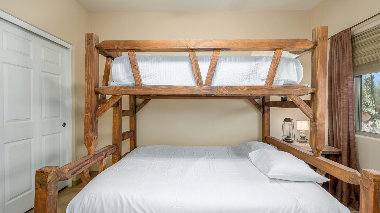 Photo of Bedroom in Desert Hills