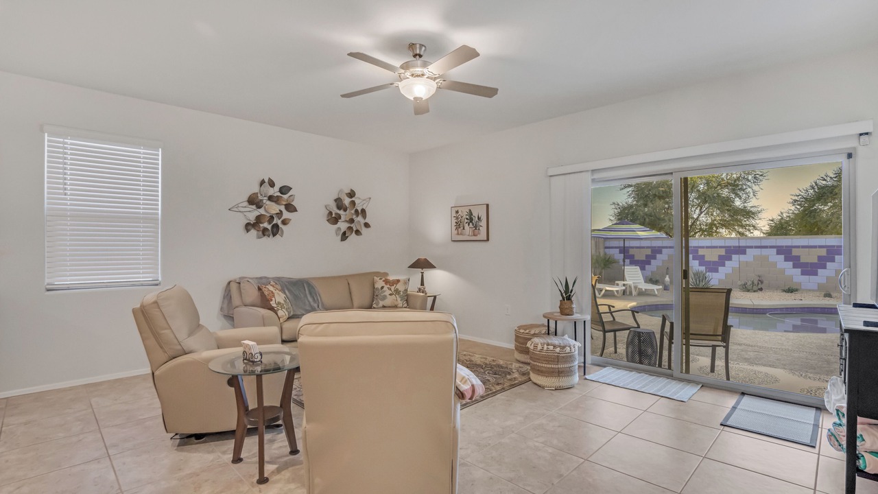 Photo of Livingroom in Magma Ranch