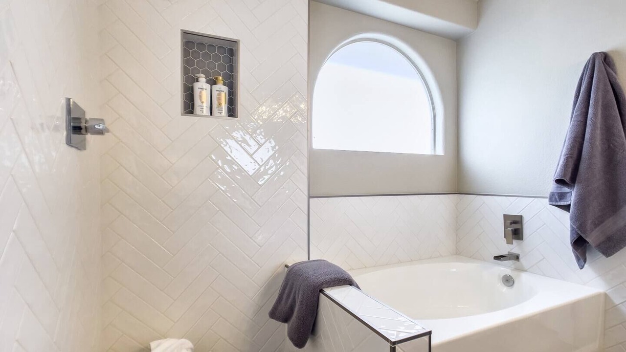 Photo of Bathroom in Val Vista Lakes