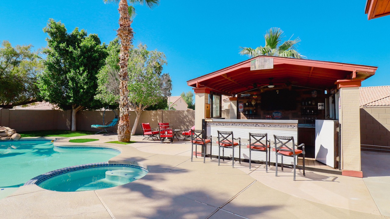 Photo of Outdoor in Garden Lakes