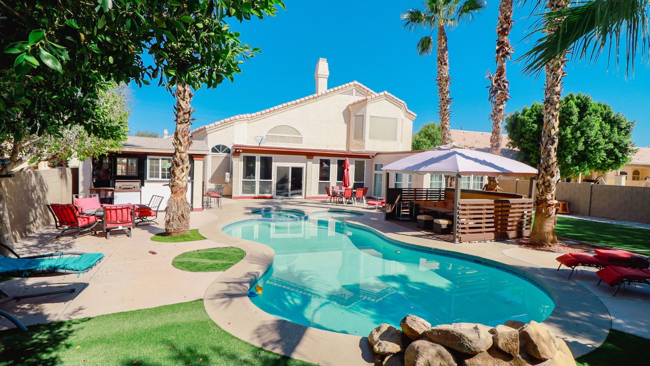 Photo of Outdoor in Garden Lakes