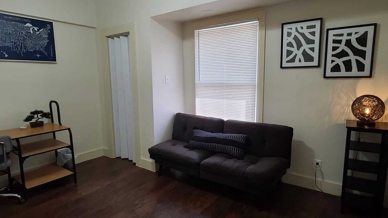 Photo of Livingroom in Brownsville