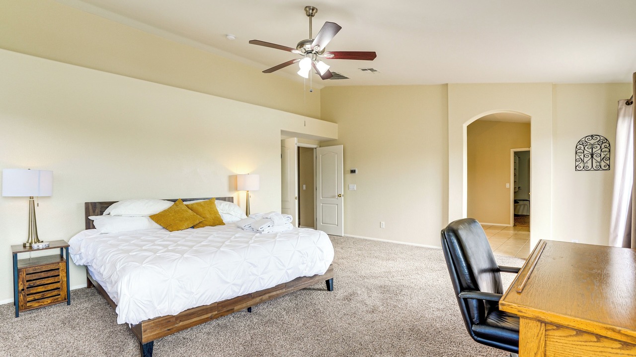 Photo of Bedroom in Crystal Gardens
