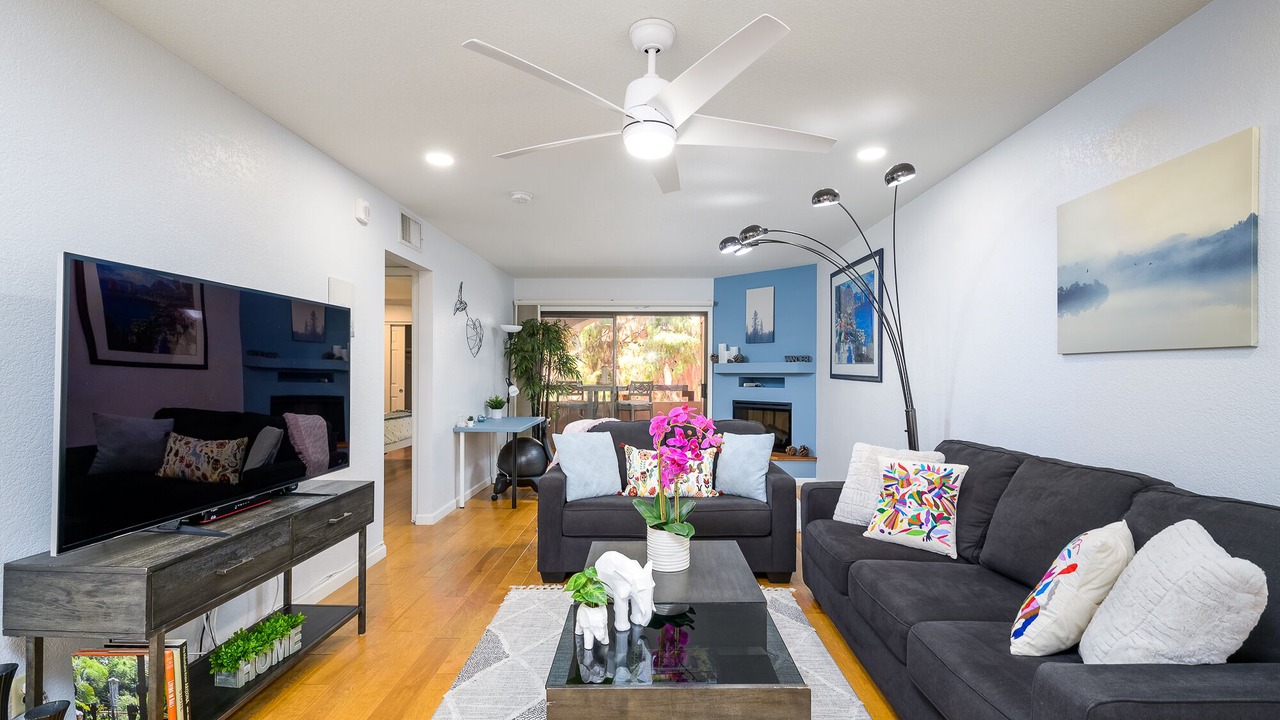 Photo of Livingroom in Paradise Valley Village