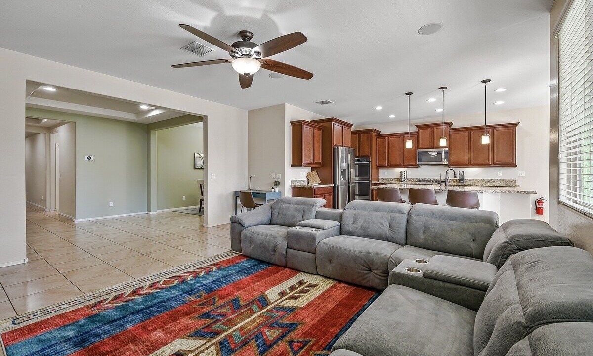 Photo of Livingroom in South Mountain