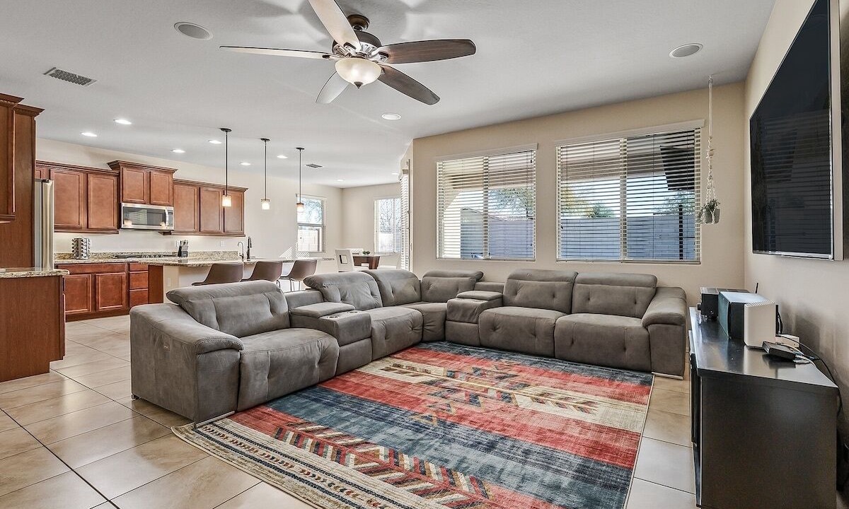 Photo of Livingroom in South Mountain