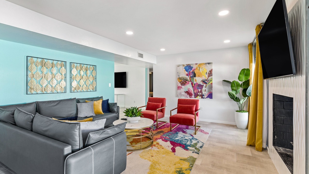 Photo of Livingroom in Raskin Estates