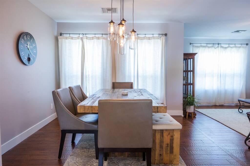 Photo of Livingroom in Paradise Valley Village