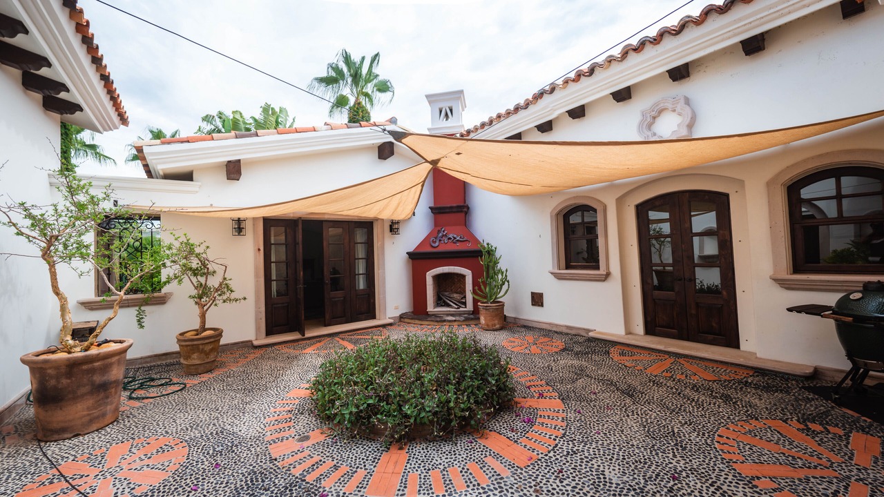 Photo of Patio Balcony in Buzzards