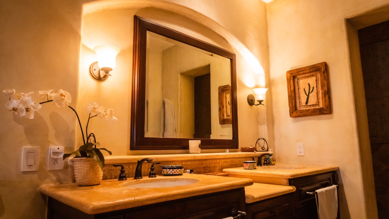 Photo of Bathroom in Buzzards