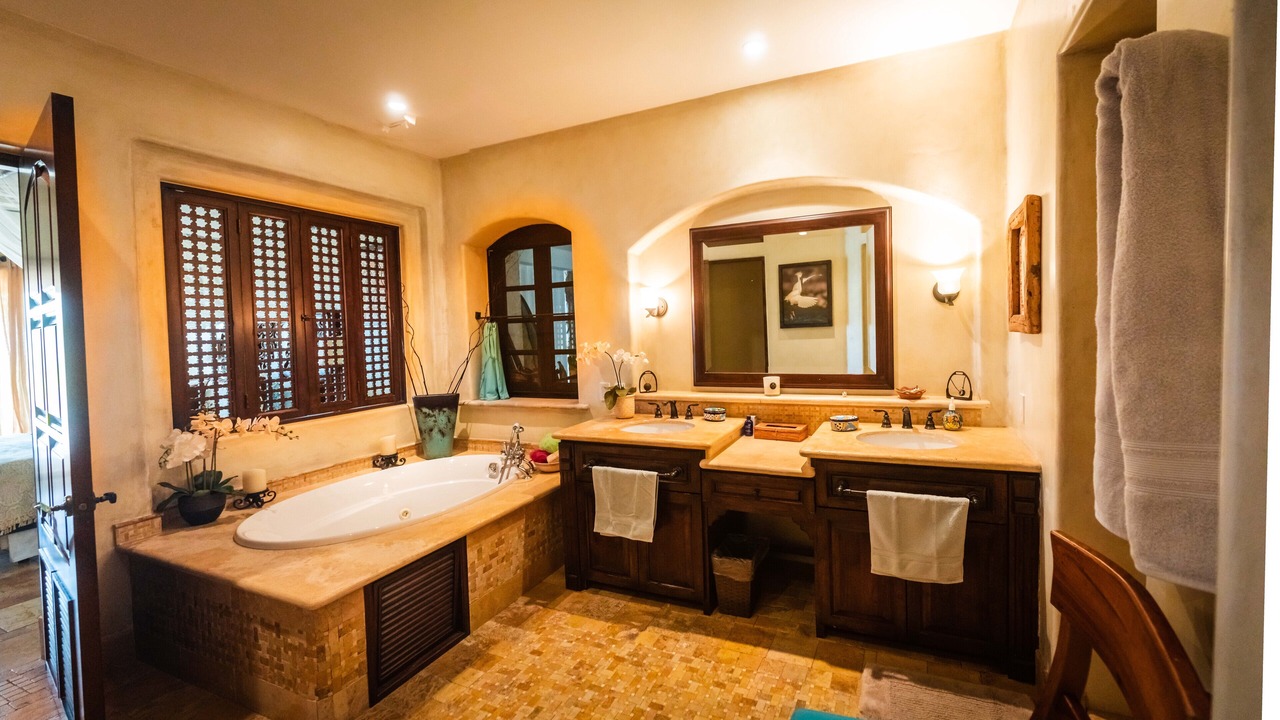 Photo of Bathroom in Buzzards