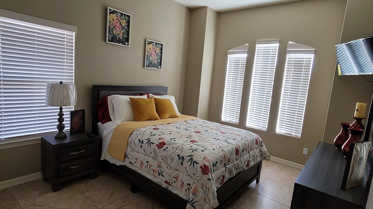 Photo of Bedroom in Edinburg