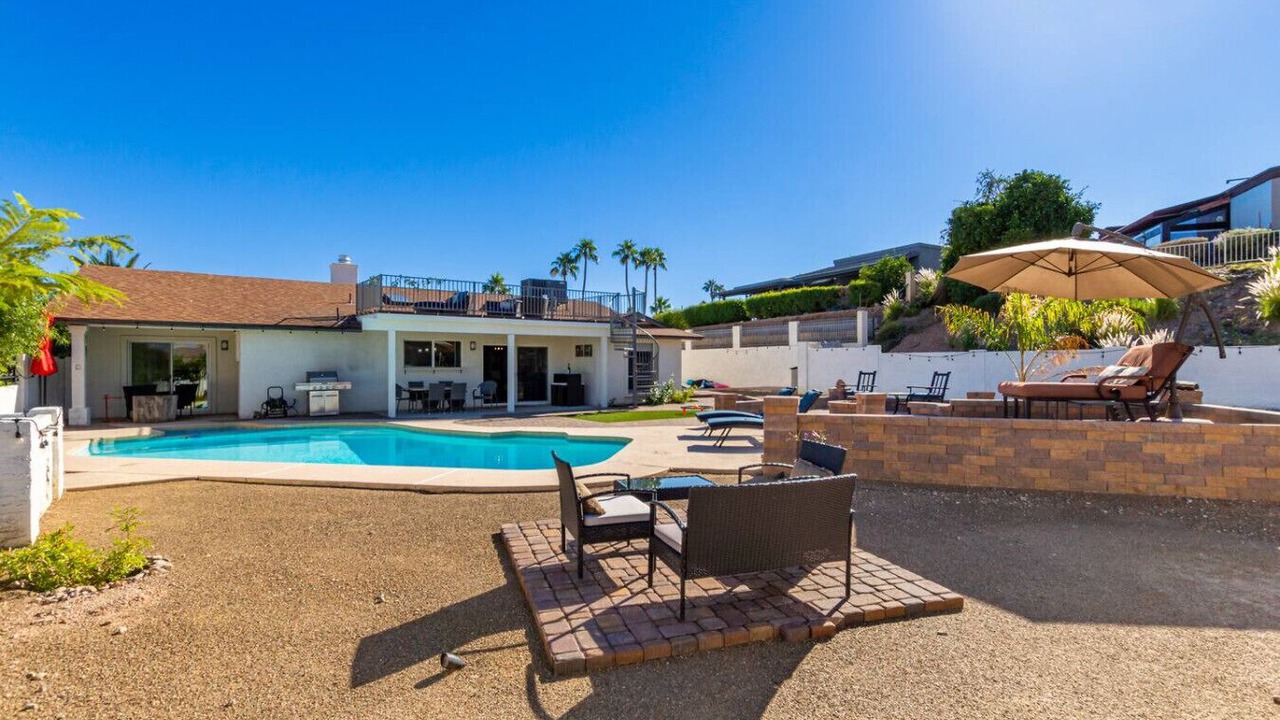 Photo of Outdoor in Paradise Valley Village