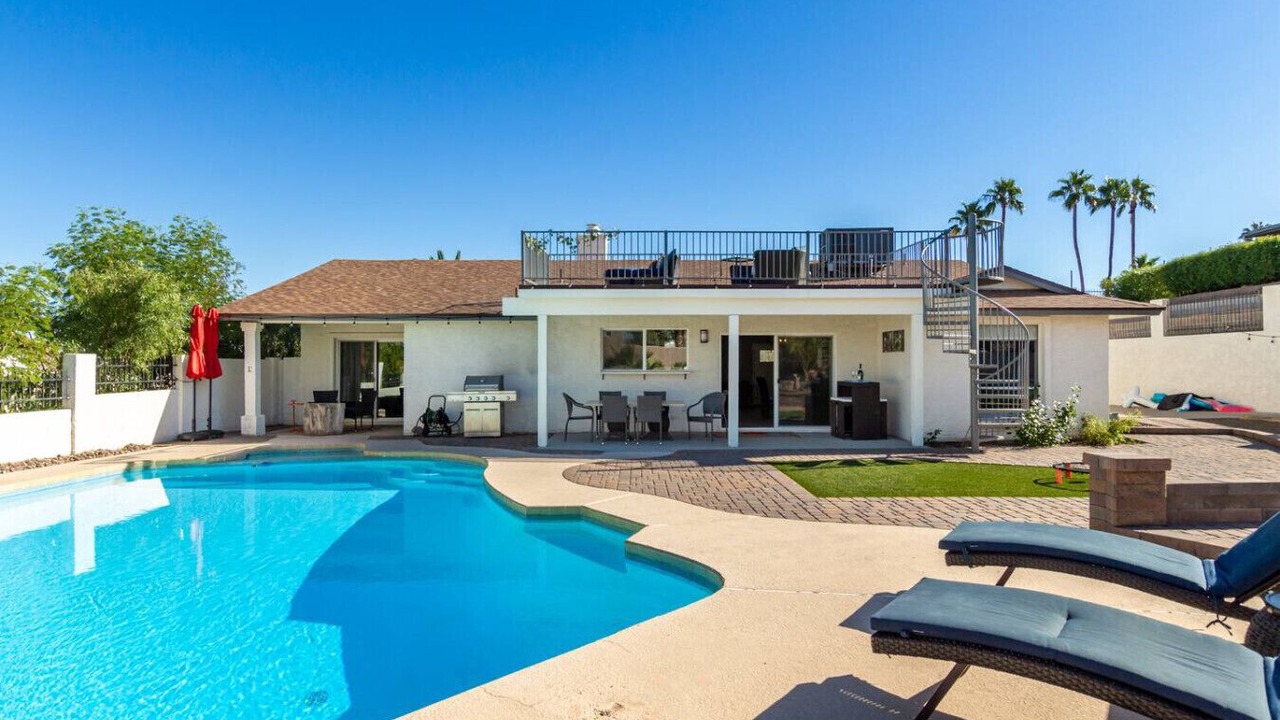 Photo of Outdoor in Paradise Valley Village