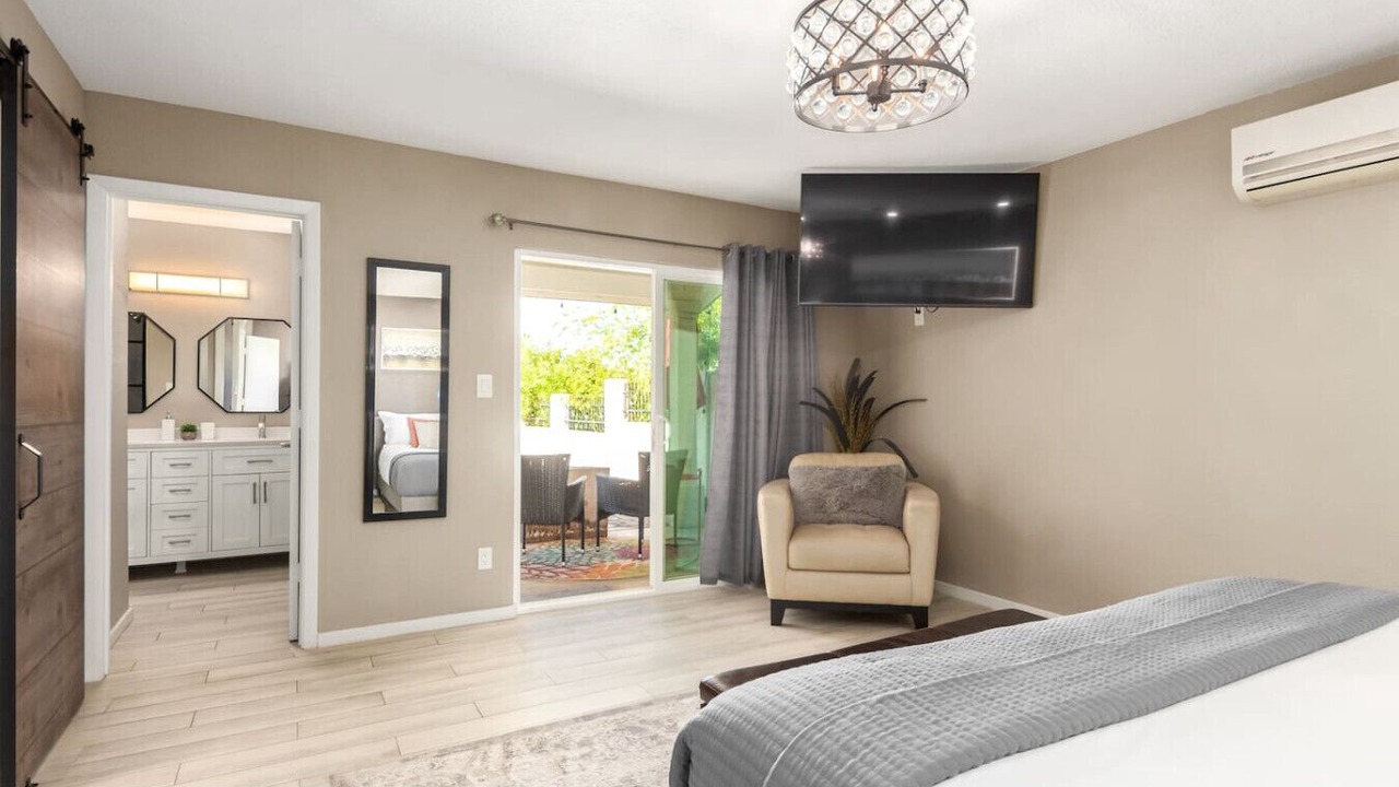Photo of Bedroom in Paradise Valley Village