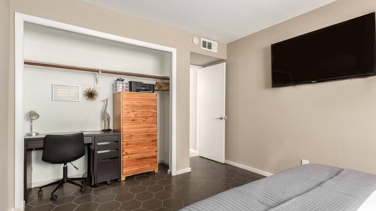 Photo of Bedroom in Paradise Valley Village