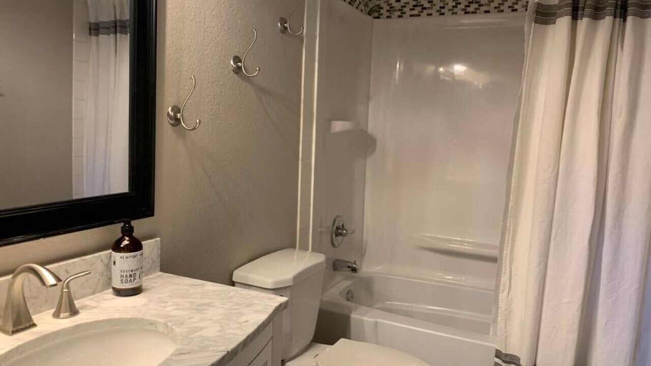 Photo of Bathroom in Jen Tilly Terrace