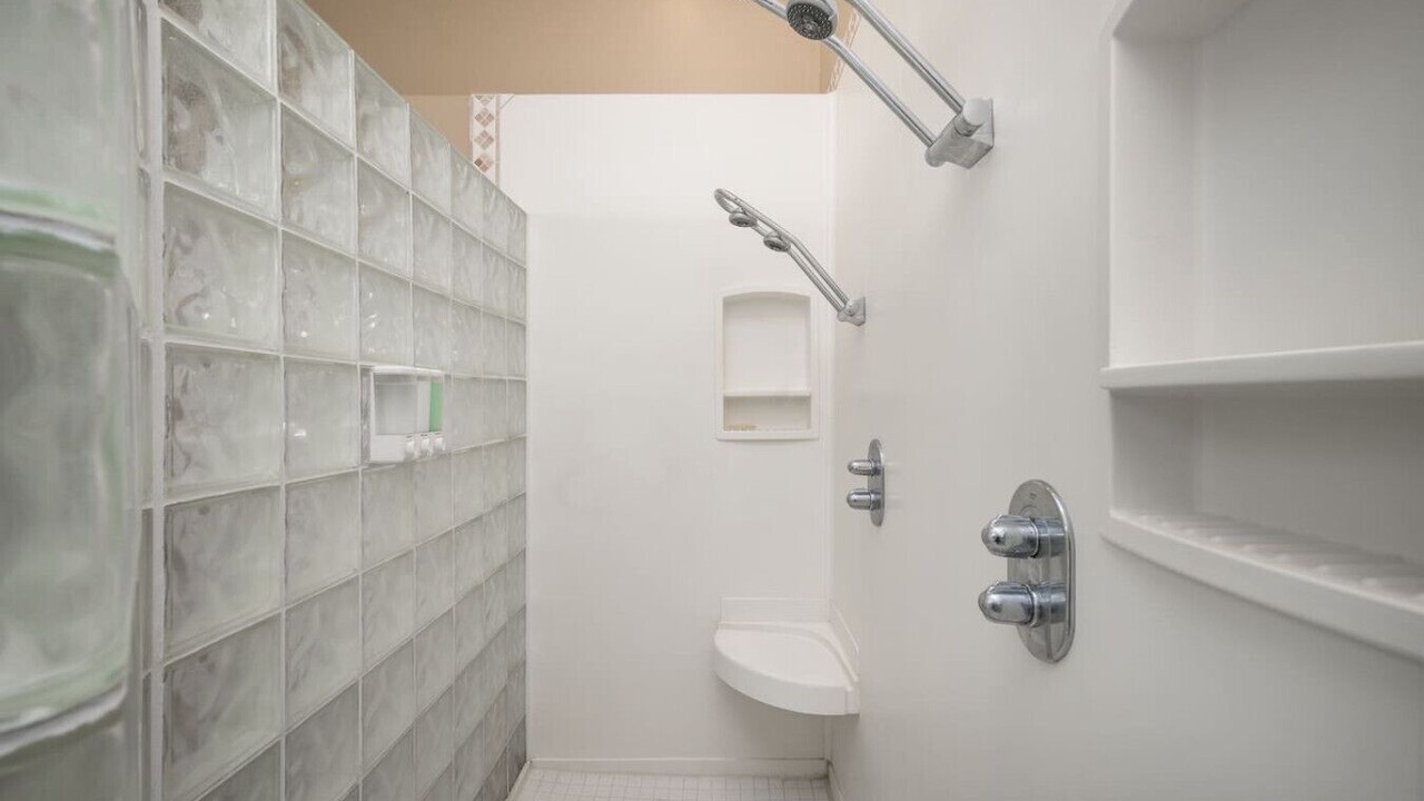 Photo of Bathroom in Silverton