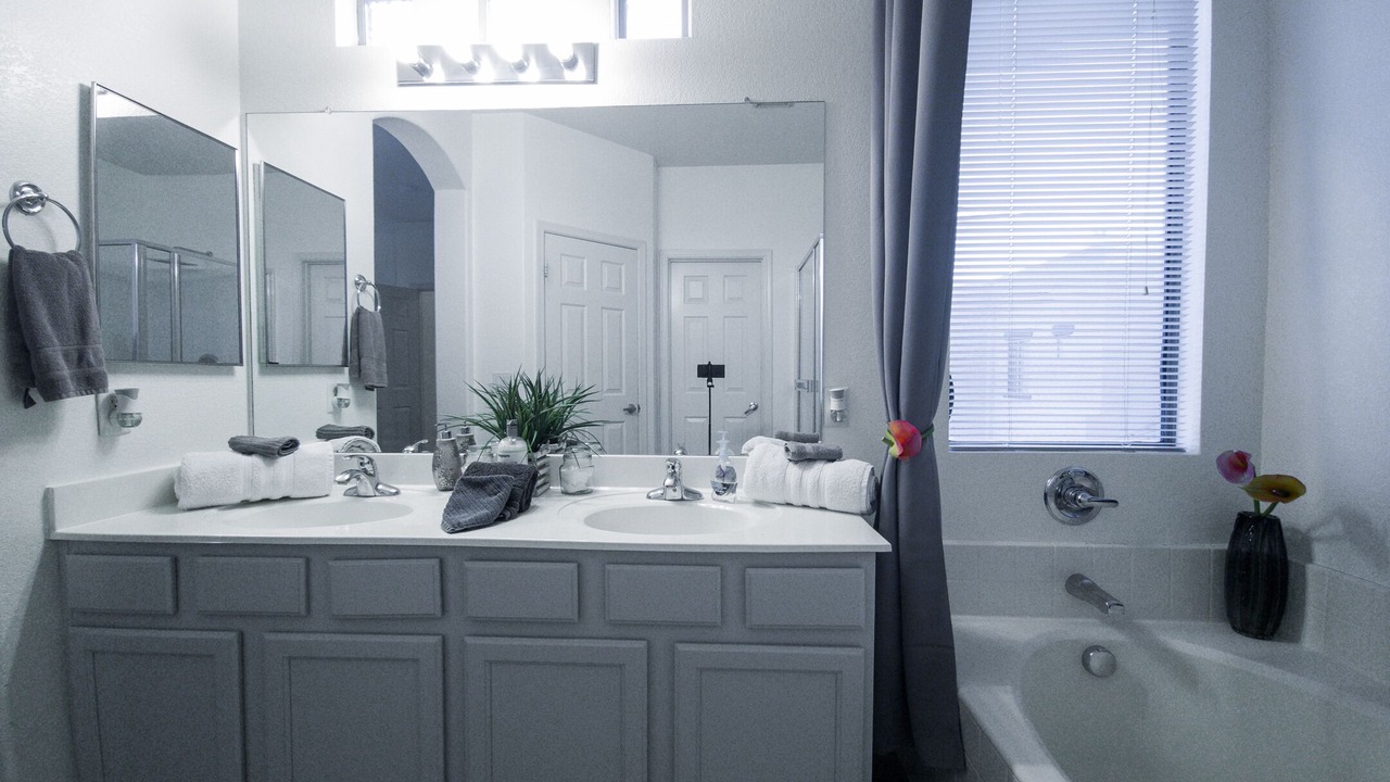 Photo of Bathroom in Alegre Community