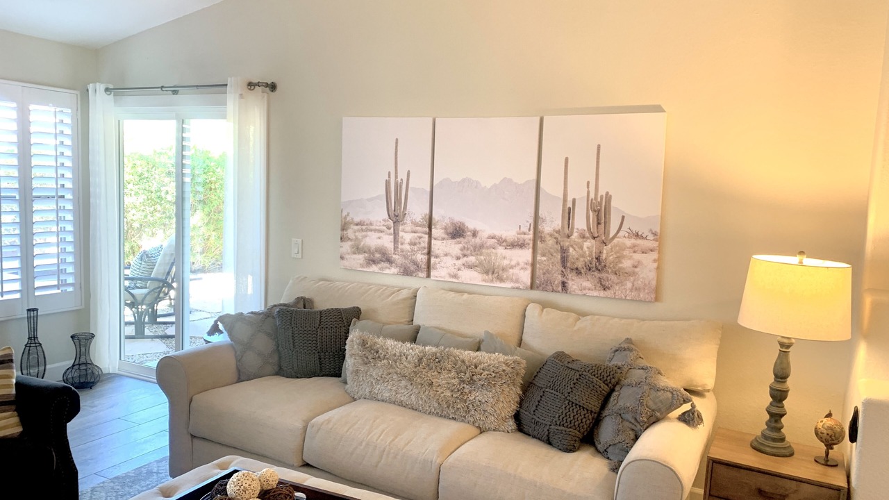 Photo of Livingroom in Desert Ridge