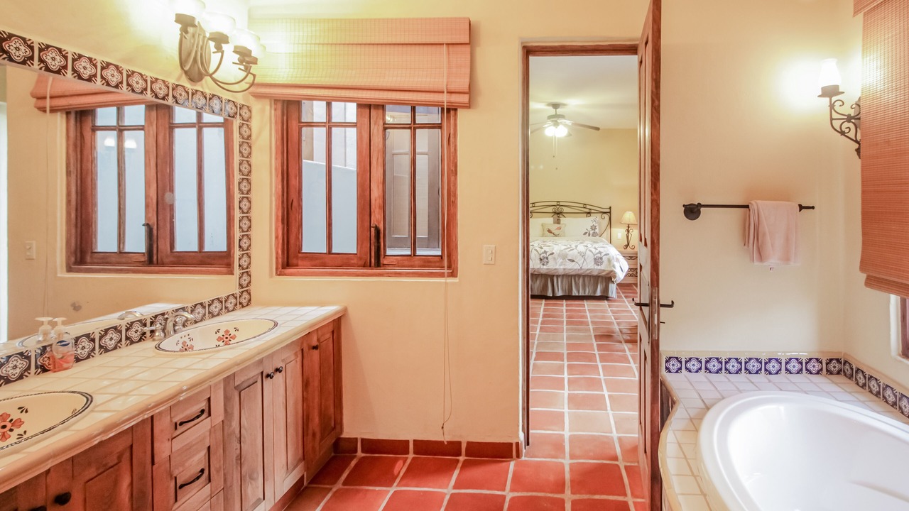 Photo of Bathroom in Nopolo