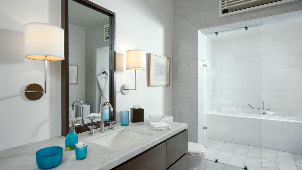 Photo of Bathroom in Buzzards