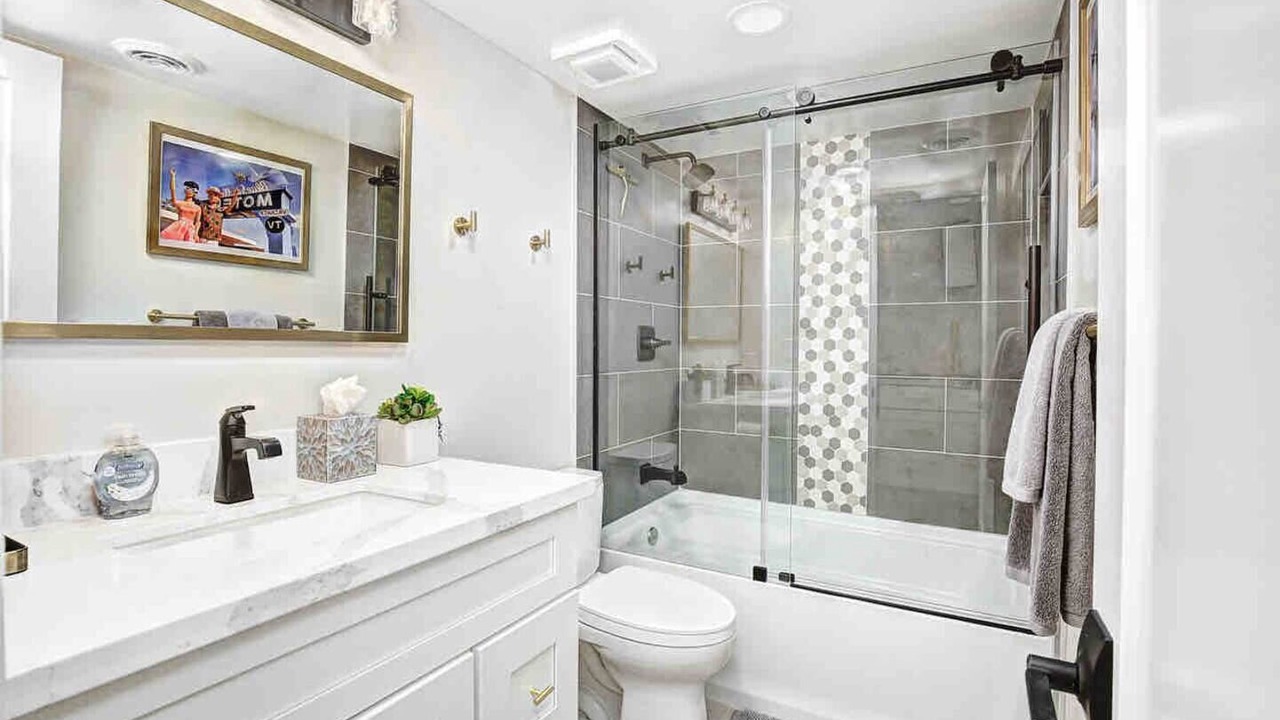 Photo of Bathroom in Entertainment District