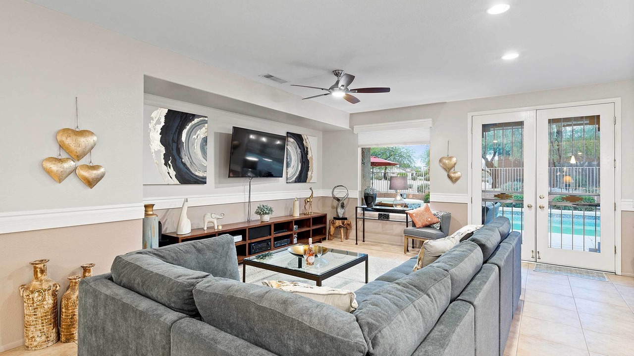 Photo of Livingroom in Surprise