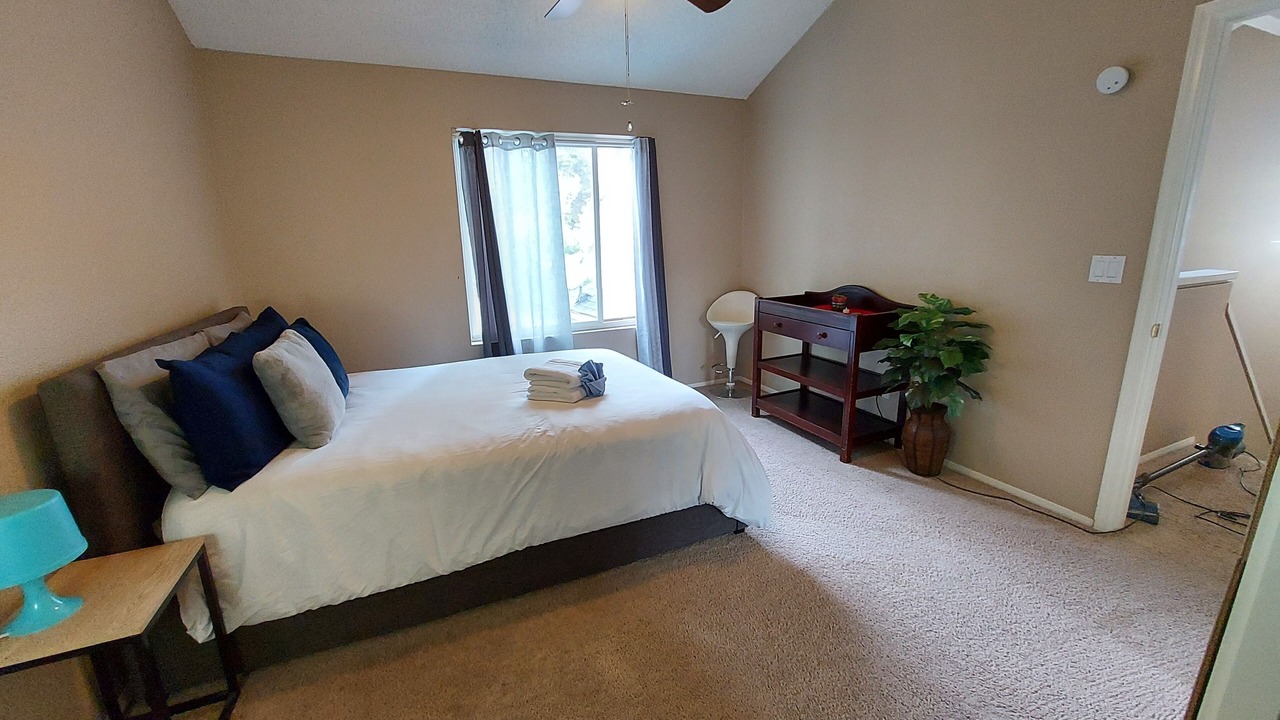 Photo of Bedroom in Paradise Valley Village