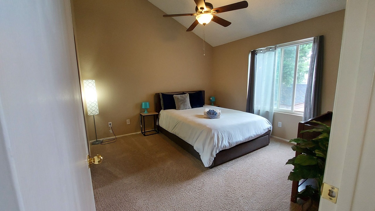 Photo of Bedroom in Paradise Valley Village